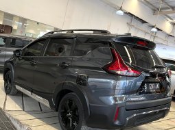 Mitsubishi Xpander Cross  Black Edition  AT 2021 Abu-abu 3