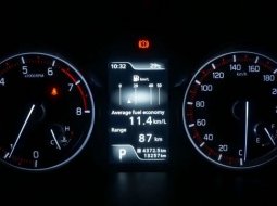 Suzuki XL7 Alpha AT 2023 Orange 5