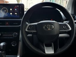 Toyota Veloz Q 2022 MPV hitam km 44 ribuan cash kredit proses bisa dibantu 7