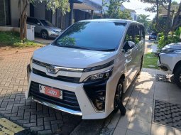 Toyota Voxy 2.0 AT 2018 / Promo Voxy Murah 2