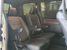 Toyota Voxy 2.0 AT 2018 - Istimewa siap pakai 8