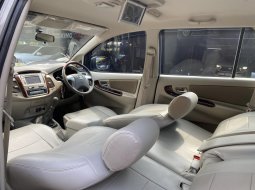 Toyota Kijang Innova V 2014 Abu-abu 8