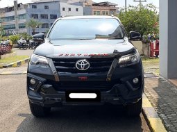 Toyota Fortuner 2.4 TRD AT 2020 hitam diesel km 8 ribuan cash kredit proses bisa dibantu