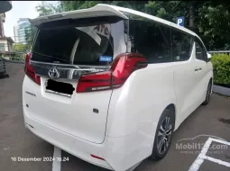 Toyota Alphard 2.5 G A/T 2021 Putih 5