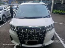 Toyota Alphard 2.5 G A/T 2021 Putih 6