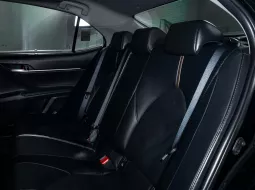 Toyota Camry 2.5 V 2021 Hitam 6