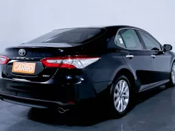 Toyota Camry 2.5 V 2021 Hitam 13