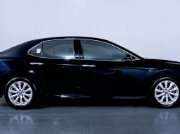 Toyota Camry 2.5 V 2021 Hitam 14