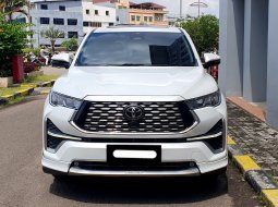 Toyota Kijang Innova Zenix Hybrid 2023 q hybrid modelista putih km 21 ribuan