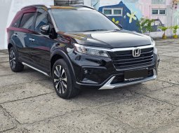 Honda BR-V Prestige CVT 2023 Hitam km antik 800 perak 5