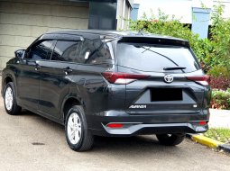 Toyota Avanza 1.3E AT 2023 hitam 4