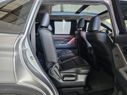 Toyota Innova Zenix V Modellista Hybrid AT ( Matic ) 2022 Silver Low km 25rban Mulus Siap Pakai 10