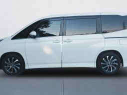 Toyota Voxy 2.0 A/T 2022 Putih 8