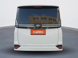 Toyota Voxy 2.0 A/T 2022 Putih 4