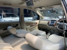 Toyota Kijang Innova V 2014 Abu-abu 9