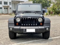 Jeep Wrangler Sport Unlimited 2011 Hitam 2