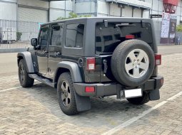 Jeep Wrangler Sport Unlimited 2011 Hitam 6