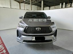 Toyota Innova Zenix V Modellista Hybrid AT ( Matic ) 2022 Silver Low km 25rban Mulus Siap Pakai