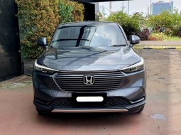 Honda HR-V 1.5L E CVT 2023 abu km 12 ribuan