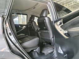 Toyota Innova 2.0 V Lux AT 2021 10