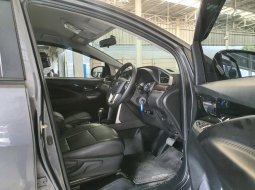 Toyota Innova 2.0 V Lux AT 2021 9