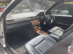 Mercedes-Benz 300CE C124 3.0 Automatic 1990 Sedan 9