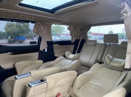 Toyota Alphard 2.5 G A/T 2017 Putih 8