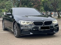 BMW 5 Series 520d 2020 Hitam 10