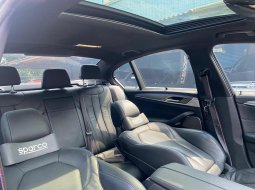 BMW 5 Series 520d 2020 Hitam 9