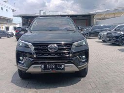 Toyota Fortuner 2.4 VRZ AT 2021 Hitam