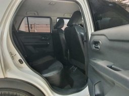 Toyota Raize 1.0T GR Sport AT 2022 Putih 3