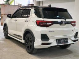 Toyota Raize 1.0T GR Sport AT 2022 Putih 8