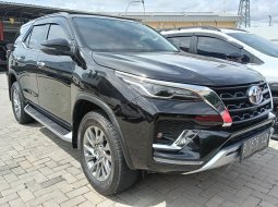 JUAL Toyota Fortuner 2.4 VRZ AT Hitam