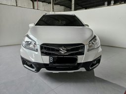 Suzuki SX4 S-Cross AT ( Matic )  2017 Putih plat ganjil jakarta barat siap pakai