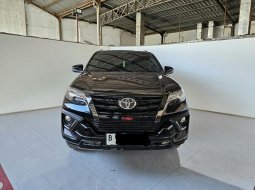 Toyota Fortuner VRZ TRD 2.4 diesel AT ( Matic ) 2020 Hitam Km low 49rban Plat genap jakarta pusat