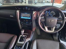 Toyota Fortuner VRZ TRD 2.4 diesel AT ( Matic ) 2020 Hitam Km low 49rban Plat genap jakarta pusat 9