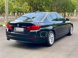 BMW 5 Series 520d 2013 Hitam 4