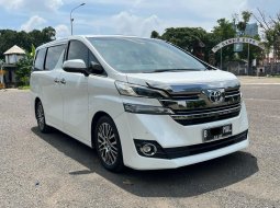 Toyota Vellfire G 2017 3