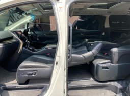Toyota Vellfire G 2017 11