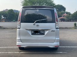 Nissan Serena Highway Star 2013 MPV 4