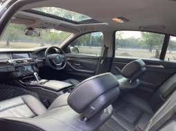 BMW 5 Series 520d 2013 Hitam 9