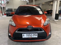 TOYOTA SIENTA V 1.5 AT 2017 ORANYE 1