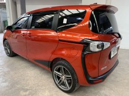 TOYOTA SIENTA V 1.5 AT 2017 ORANYE 4