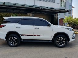 Toyota Fortuner 2.4 TRD AT 2021 putih km 31 ribuan diesel 4