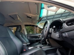 Toyota Fortuner 2.4 TRD AT 2021 putih km 31 ribuan diesel 12