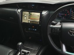 Toyota Fortuner 2.4 TRD AT 2021 putih km 31 ribuan diesel 14