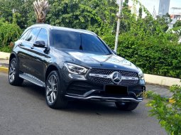 Mercedes-Benz GLC 200 AMG Line 2020 hitam km 30 ribu 2