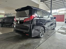 Toyota Alphard 2.5 G ATPM AT ( Matic ) 2023 Hitam Super low km baru 2rban Good Condition siap pakai 5