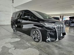 Toyota Alphard 2.5 G ATPM AT ( Matic ) 2023 Hitam Super low km baru 2rban Good Condition siap pakai 2