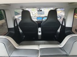 Wuling Air EV 2023 long range kuning km 9 ribuan 12